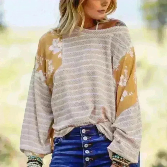 Flowy woman’s long sleeve top. Pink and gold floral print - Picture 1 of 3
